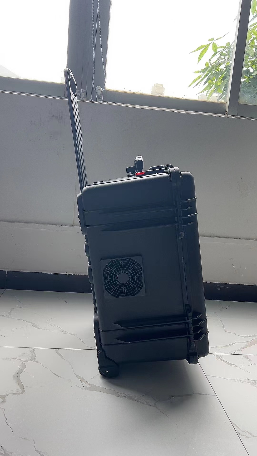 雅江手拉箱型移动通信干扰器